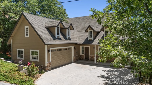 765 Del Norte Lane, Lake Arrowhead CA: https://media.crmls.org/medias/29ad03bf-d612-4054-b8d5-37e3e9307f4f.jpg