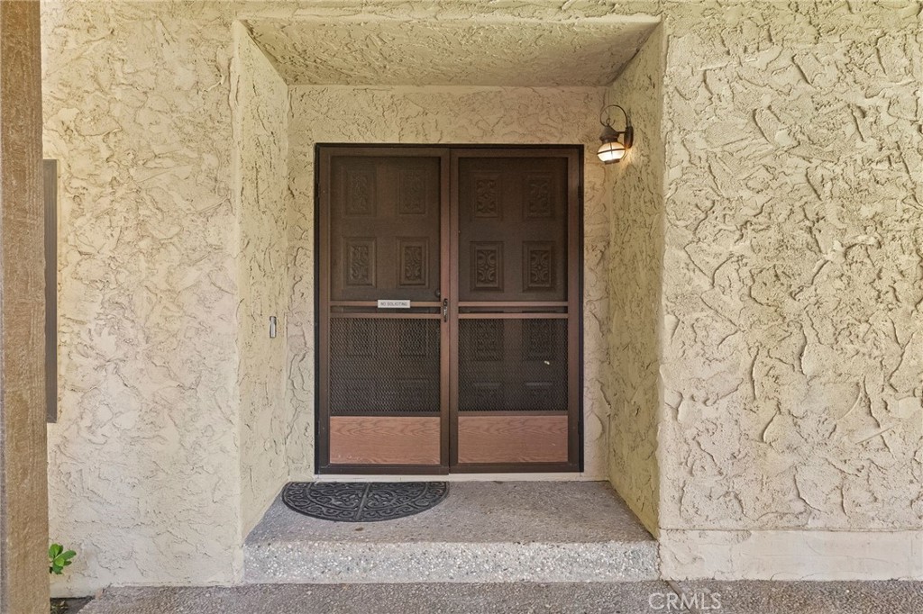 https://media.crmls.org/medias/29ad9953-7583-4c64-a0e5-34a51080d682.jpg?preset=X-Large