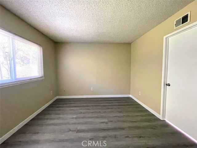 Detail Gallery Image 9 of 17 For 17182 Berlin Lane, Huntington Beach,  CA 92649 - 4 Beds | 2 Baths