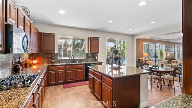 Image 15 of 65 For 13726 Kiwi Avenue