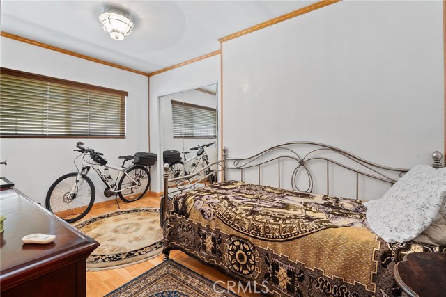 1876 Oregon Avenue, Long Beach CA: https://media.crmls.org/medias/29aec9a8-69e2-4fc4-b4d7-aedce1d58e2b.jpg