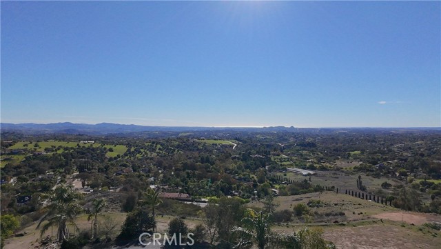 1387 Las Vistas Road, Fallbrook CA: https://media.crmls.org/medias/29aed192-417d-4853-a2d4-766d47d088ae.jpg