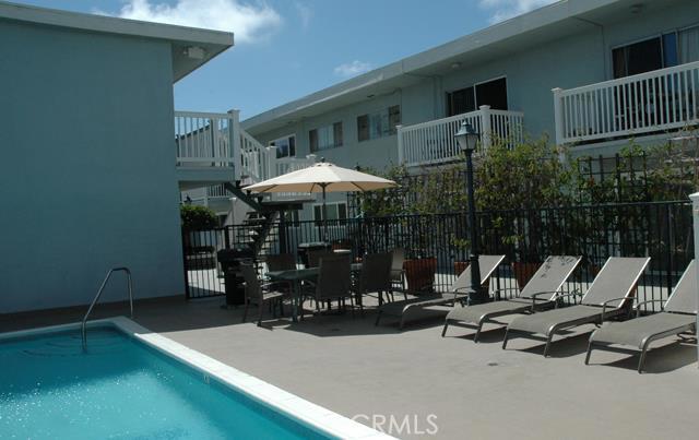 Wonderful gated common pool/Bar-B-Q area.