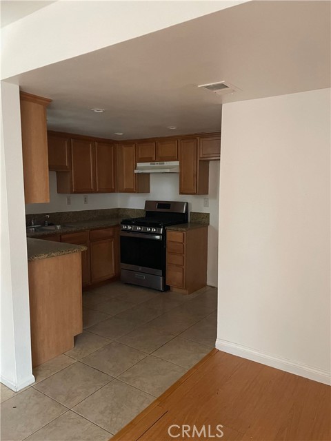 Detail Gallery Image 3 of 11 For 1315 Massachusetts #101,  Riverside,  CA 92507 - 1 Beds | 1 Baths
