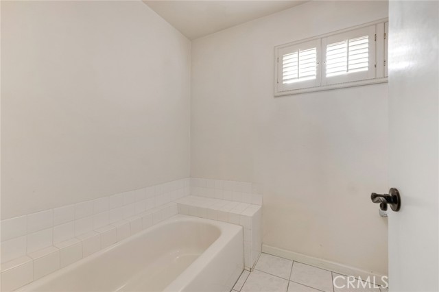 Detail Gallery Image 27 of 39 For 18200 Andrea Cir #6,  Northridge,  CA 91325 - 3 Beds | 2/1 Baths