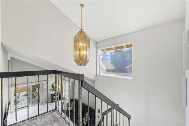 Detail Gallery Image 22 of 41 For 23943 via Flamenco, Valencia,  CA 91355 - 5 Beds | 3 Baths