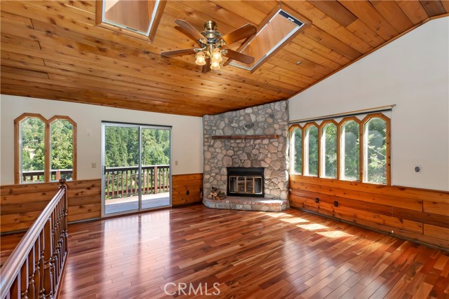 489 Dorn Drive, Crestline CA: https://media.crmls.org/medias/29b0e59d-183c-4a78-9f47-cb60a039fe2e.jpg