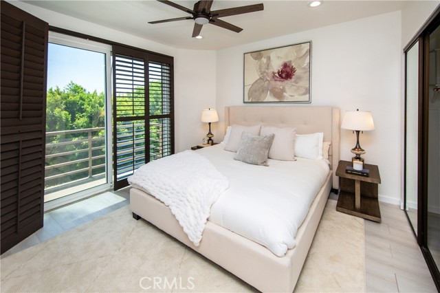 Detail Gallery Image 6 of 10 For 11949 Goshen #308,  Los Angeles,  CA 90049 - 2 Beds | 3 Baths