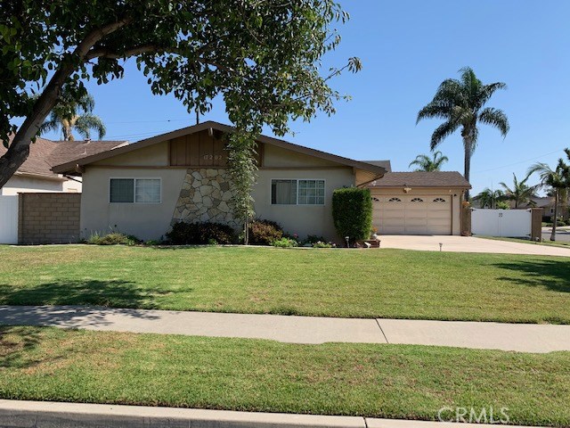 17202 Treehaven Ln, Huntington Beach, CA 92647