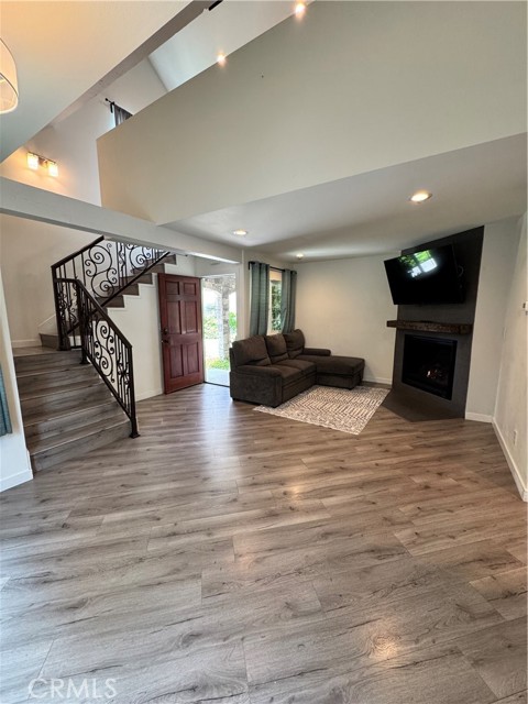Detail Gallery Image 8 of 34 For 1938 W Culver Ave #5,  Orange,  CA 92868 - 3 Beds | 2/1 Baths