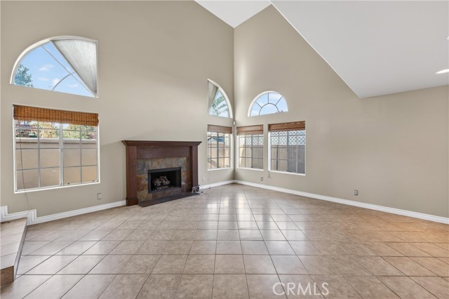 Detail Gallery Image 8 of 47 For 152 Terraza Ct, Costa Mesa,  CA 92627 - 3 Beds | 2/1 Baths