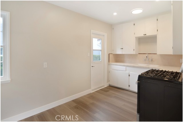 1314 Palm Avenue, Huntington Beach CA: https://media.crmls.org/medias/29b17ea3-82a5-43d3-908a-edb7babac8b1.jpg
