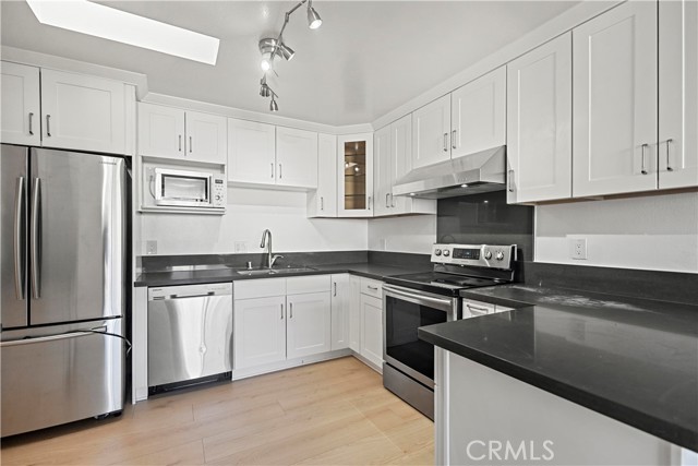 125 Allen, Pasadena CA: https://media.crmls.org/medias/29b1a65a-6c32-4947-8c49-4309844011e8.jpg