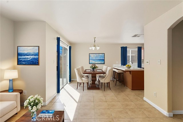 Detail Gallery Image 4 of 37 For 9609 Salinger, Bakersfield,  CA 93311 - 3 Beds | 2/1 Baths