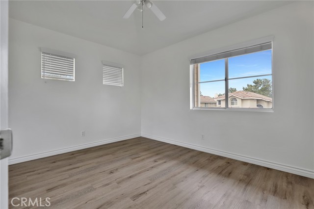 Image 32 of 41 For 520 Morningstar