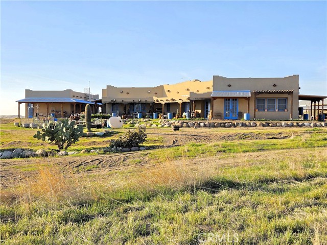 6002 General Beale Road, Arvin CA: https://media.crmls.org/medias/29b2ad39-7559-4d8e-a96d-0ea94feef987.jpg
