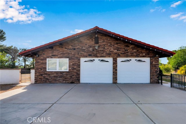 18343 Cocopah Court, Apple Valley CA: https://media.crmls.org/medias/29b2b812-7e89-4b23-b4fb-10bcc1c36597.jpg