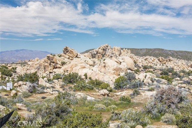 Detail Gallery Image 22 of 44 For 5550 Carlsbad Ave, Yucca Valley,  CA 92284 - 2 Beds | 2 Baths