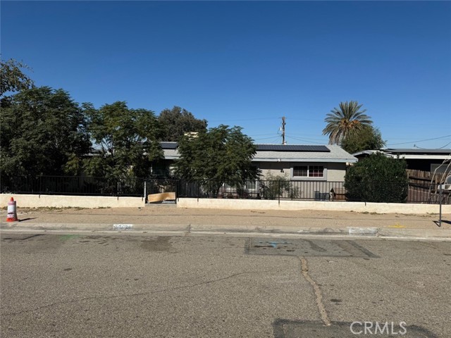 Detail Gallery Image 4 of 21 For 25626 Anderson Ave, Barstow,  CA 92311 - 3 Beds | 1 Baths