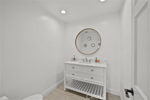 2556 W Avenue N 4, Palmdale CA: https://media.crmls.org/medias/29b32ef9-6687-43d1-afd3-b6a9c6d1537a.jpg