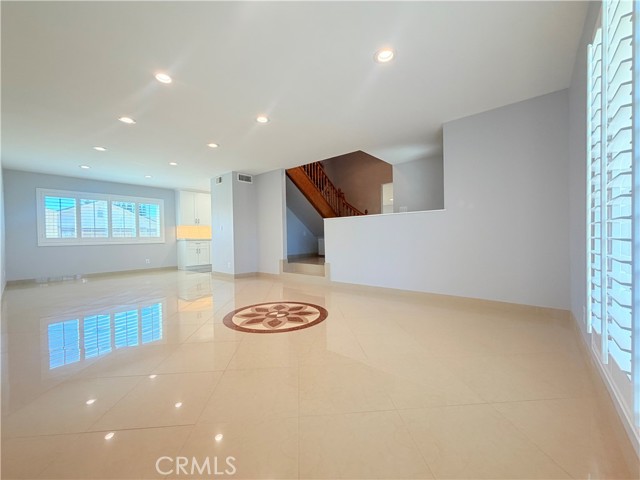 Detail Gallery Image 4 of 34 For 1765 Garvin, Simi Valley,  CA 93065 - 5 Beds | 3/1 Baths