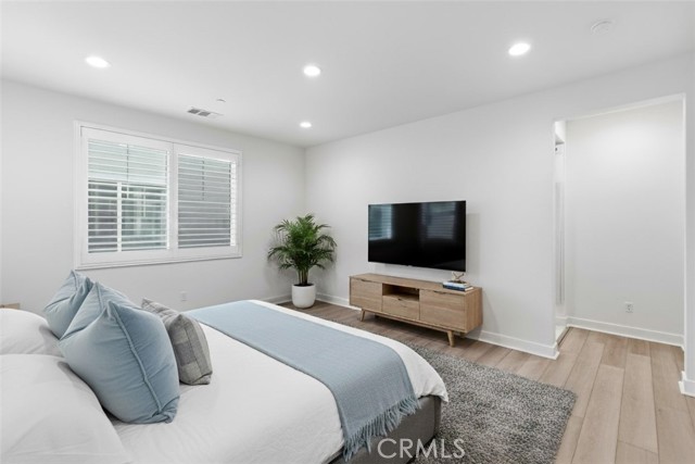 Detail Gallery Image 14 of 25 For 4217 S Heather Privado, Ontario,  CA 91761 - 4 Beds | 3/1 Baths