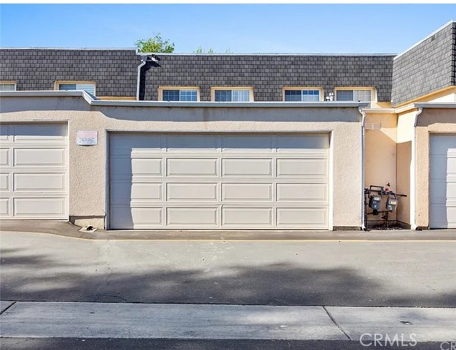 Detail Gallery Image 22 of 23 For 19110 Kittridge St #5,  Reseda,  CA 91335 - 3 Beds | 1/1 Baths