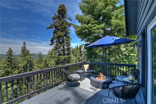 Detail Gallery Image 2 of 47 For 720 Buckingham, Lake Arrowhead,  CA 92352 - 3 Beds | 2/1 Baths