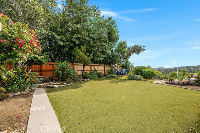 Detail Gallery Image 4 of 50 For 24308 Shrewsbury, West Hills,  CA 91307 - 4 Beds | 3 Baths