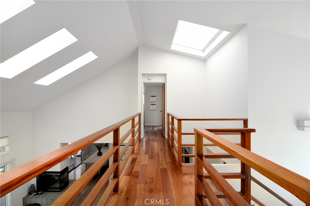 https://media.crmls.org/medias/29b78663-566d-42df-8618-3c450064259b.jpg?preset=X-Large