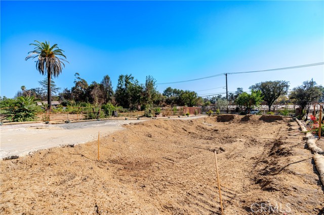 95 E Calaveras Street, Altadena CA: https://media.crmls.org/medias/29b79657-db81-4eb5-b481-f7daf41b5fd4.jpg