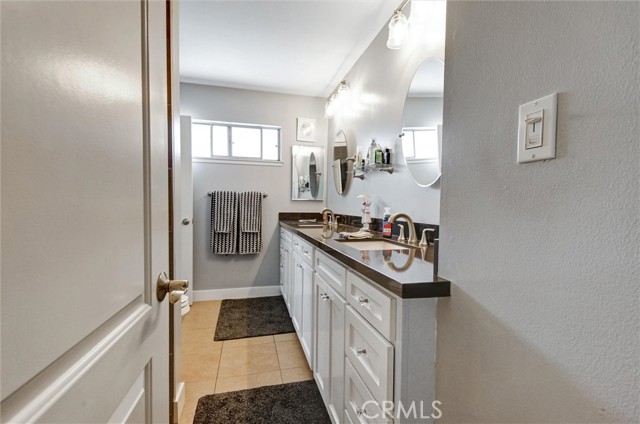18137 Galatina Street, Rowland Heights CA: https://media.crmls.org/medias/29b7c426-8dbb-4476-a8a7-c0e2a98f31ea.jpg