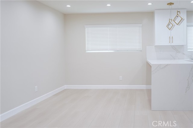 Detail Gallery Image 9 of 44 For 16840 Superior St, Northridge,  CA 91343 - 4 Beds | 3 Baths