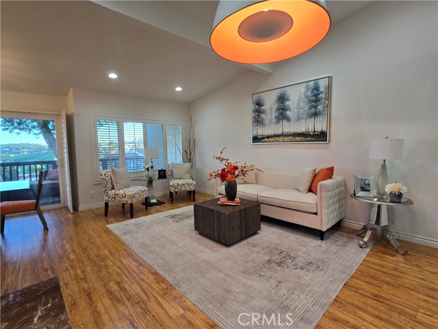 Detail Gallery Image 5 of 12 For 37 Cottonwood, Rolling Hills Estates,  CA 90274 - 3 Beds | 3 Baths