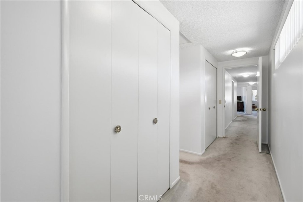 https://media.crmls.org/medias/29b878a5-f699-4a51-87b9-1200eef63175.jpg?preset=X-Large