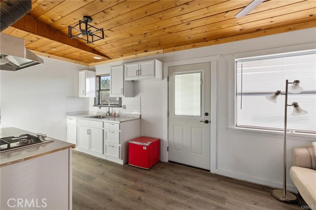 Detail Gallery Image 6 of 28 For 46417 Kings Canyon Rd, Lancaster,  CA 93536 - 2 Beds | 1 Baths