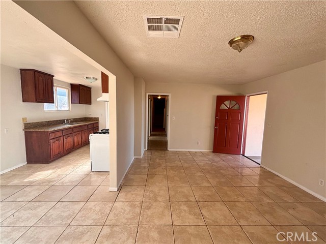 Detail Gallery Image 7 of 21 For 5037 W Avenue M8, Lancaster,  CA 93536 - 4 Beds | 2 Baths