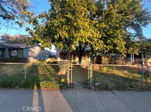 Detail Gallery Image 3 of 5 For 1323 N G St, San Bernardino,  CA 92405 - 1 Beds | 1 Baths