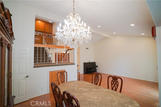 Detail Gallery Image 14 of 42 For 12160 Crystal Ridge Way, Porter Ranch,  CA 91326 - 3 Beds | 2/1 Baths