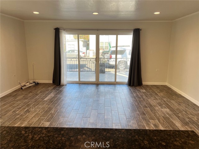 113 7th Street, Seal Beach CA: https://media.crmls.org/medias/29ba4daf-47cc-49e4-9324-77e7dfb4355c.jpg