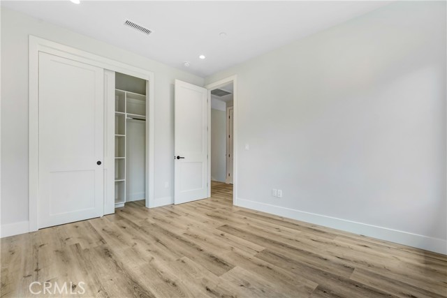 107 N Parkwood Avenue, Pasadena CA: https://media.crmls.org/medias/29bb6d39-75c5-47db-88a0-dd5572d55d85.jpg