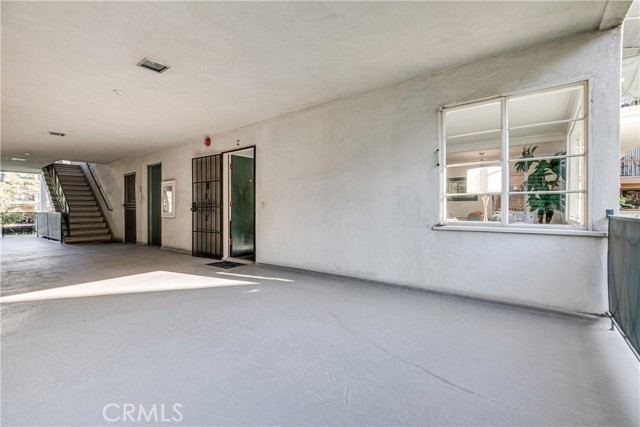 1233 North Columbus Avenue, 2C photo 5