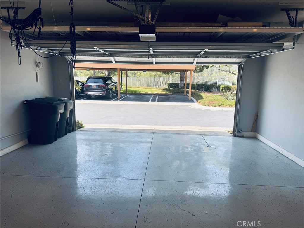 https://media.crmls.org/medias/29bbf26d-f6be-4de0-b883-b2132d5e7388.jpg?preset=X-Large