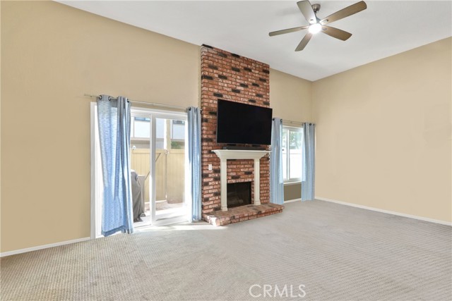 Detail Gallery Image 4 of 32 For 2000 W Palmyra Apt 29, Orange,  CA 92868 - 3 Beds | 2/1 Baths