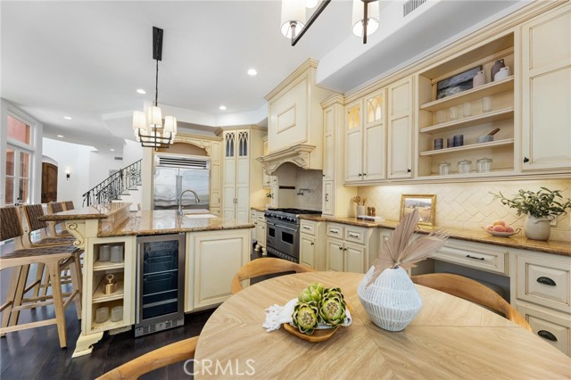 Detail Gallery Image 27 of 64 For 2516 Walnut Ave, Manhattan Beach,  CA 90266 - 5 Beds | 5/1 Baths