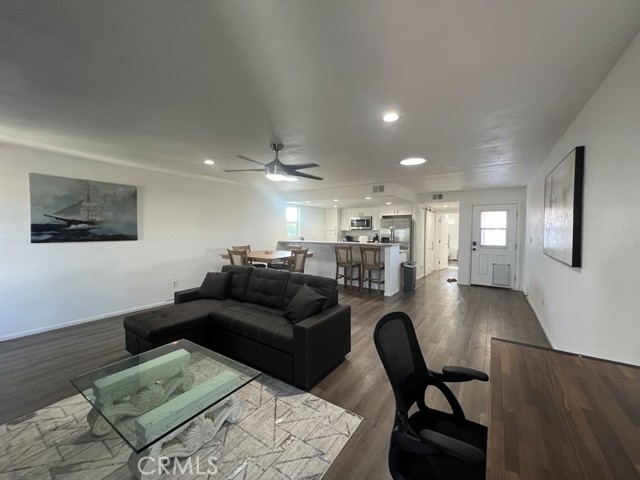 20121 Bushard Street, Huntington Beach CA: https://media.crmls.org/medias/29bce361-24b7-49aa-b591-9602e6626eb6.jpg