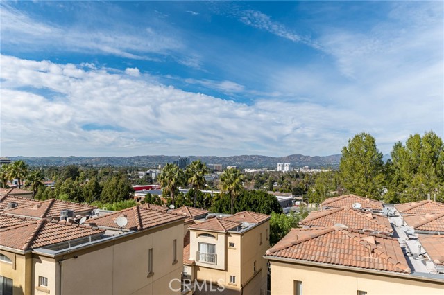 Detail Gallery Image 40 of 64 For 5220 #228 Premiere Hills Cir #228,  Woodland Hills,  CA 91364 - 2 Beds | 2/1 Baths