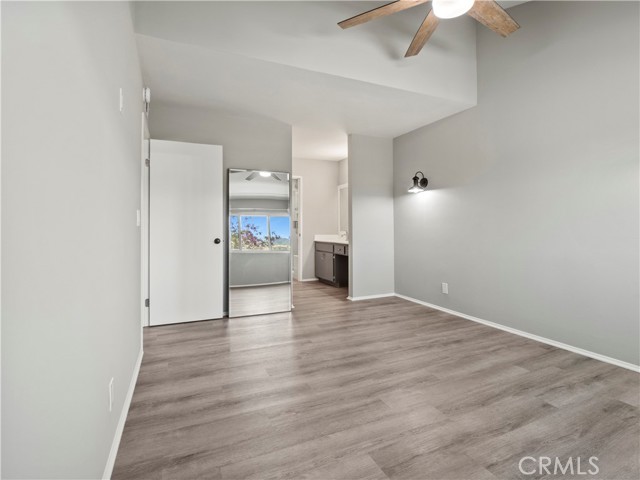 Detail Gallery Image 8 of 31 For 27065 Crossglade Ave #1,  Canyon Country,  CA 91351 - 3 Beds | 2/1 Baths