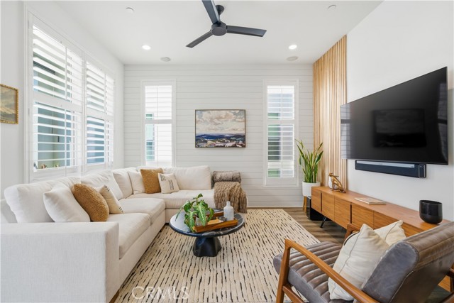 Detail Gallery Image 11 of 39 For 2112 Tidewater Cir, Costa Mesa,  CA 92627 - 3 Beds | 3 Baths