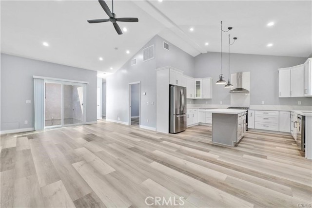 Living room / Kitchen